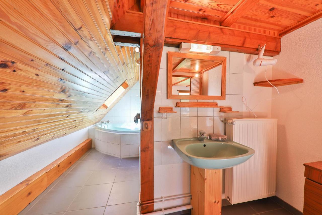 Spacieux et confortables gîtes à proximité randonnées, lacs, ski nature Sondernach Extérieur photo